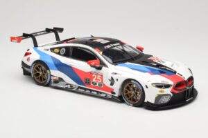 BMW M8 GTE Team RLL C. De Phillippi / B. Auberlen 2nd in Class 12 Hours of Sebring 2018 Minichamps 1:18 155182925 Metal - imagem 4 de 6