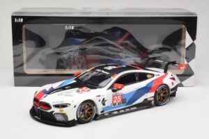 BMW M8 GTE Team RLL C. De Phillippi / B. Auberlen 2nd in Class 12 Hours of Sebring 2018 Minichamps 1:18 155182925 Metal - imagem 6 de 6