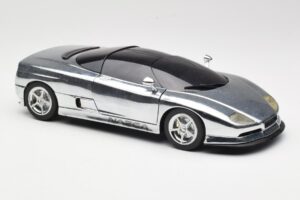 BMW Nazca M12 Chrome Silver Revell 1:18 08916 Metal - imagem 6 de 8