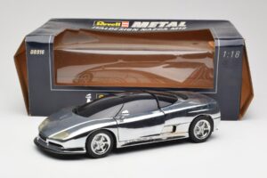 BMW Nazca M12 Chrome Silver Revell 1:18 08916 Metal - imagem 8 de 8