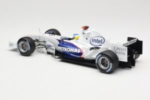 BMW Sauber F1.06 #16 N. Heidfeld Launch Version 2006 Minichamps 1:18 80430413183 Metal - imagem 5 de 6