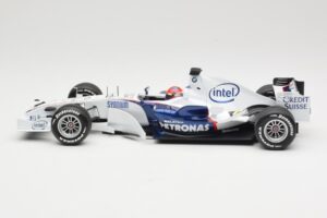 BMW Sauber F1.07 #10 R. Kubica Launch Version 2007 Minichamps 1:18 80430426995 Metal - imagem 3 de 7