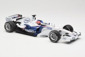 BMW Sauber F1.07 #10 R. Kubica Launch Version 2007 Minichamps 1:18 80430426995 Metal - imagem 4 de 7