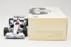 BMW Sauber F1.07 #10 R. Kubica Launch Version 2007 Minichamps 1:18 80430426995 Metal - imagem 6 de 7