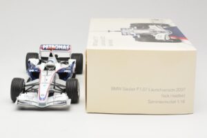 BMW Sauber F1.07 #9 N. Heidfeld Launch Version 2007 Minichamps 1:18 80430426994 Metal - imagem 6 de 7