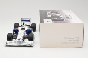 BMW Sauber F1.09 #6 N. Heidfeld Launch Version 2009 Minichamps 1:18 80432154856 Metal - imagem 6 de 7