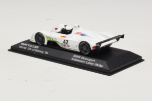 BMW V12 LMR #42 T. Kristensen / J.J. Lehto / J. Muller 24 Hours of Le Mans 1999 Minichamps 1:43 80429418137 Metal - imagem 3 de 5