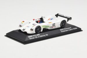 BMW V12 LMR LMP1 #42 J. Müller / J. Lehto 24 Hours of Le Mans 2000 Minichamps 1:43 80420018215 Metal - imagem 2 de 4