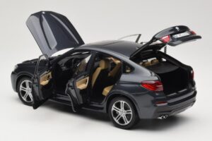 BMW X4 F26 Sophisto Grey Paragon 1:18 80432352461 Metal - imagem 5 de 8