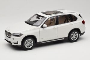 BMW X5 E70 Alpine White Paragon 1:18 PA-97073 Metal