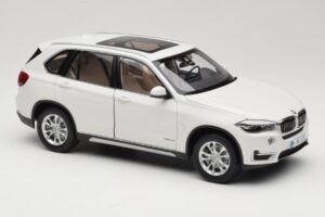 BMW X5 E70 Alpine White Paragon 1:18 PA-97073 Metal - imagem 6 de 8
