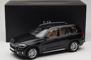BMW X5 E70 Sapphire Black Paragon 1:18 PA-97071 Metal - imagem 8 de 8
