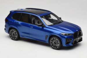 BMW X5 M F95 Competition Marina Bay Blue Metallic GT Spirit 1:18 GT967 Resina - imagem 4 de 6