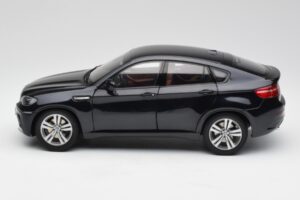 BMW X6 M F86 Preto Kyosho 1:18 80432157613 Metal - imagem 4 de 8