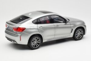 BMW X6 M F86 Donington Cinzento Metálico Norev 1:18 80432364886 Metal - imagem 3 de 8