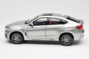 BMW X6 M F86 Donington Cinzento Metálico Norev 1:18 80432364886 Metal - imagem 4 de 8