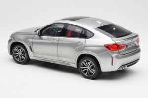 BMW X6 M F86 Donington Cinzento Metálico Norev 1:18 80432364886 Metal - imagem 7 de 8