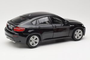 BMW X6 M E71 Preto Bburago 1:18 18-12081 Metal - imagem 3 de 8