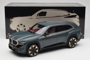 BMW XM G09 Isle of Man Green Minichamps 1:18 110023300 Metal - imagem 8 de 8