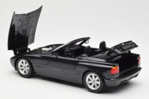 BMW Z1 Preto Metálico Minichamps 1:18 180020100 Metal - imagem 5 de 8