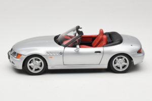 BMW Z3 Cabriolet Prata UT Models 1:18 20402 Metal - imagem 4 de 8