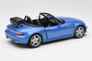 BMW Z3 M Roadster Com Porta-Bagagens Azul Metálico UT Models 1:18 20416 Metal - imagem 3 de 8