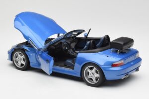 BMW Z3 M Roadster Com Porta-Bagagens Azul Metálico UT Models 1:18 20416 Metal - imagem 5 de 8