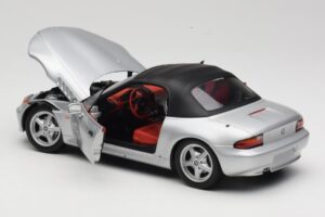 BMW Z3 Roadster 1.8 Prata UT Models 1:18 20404 Metal - imagem 5 de 8