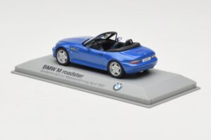 BMW Z3 Roadster 2.8 Azul Minichamps 1:43 BMW003 Metal - imagem 3 de 4