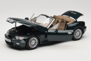 BMW Z3 Roadster 2.8 Verde Escuro Edição Concessionário UT Models 1:18 80439411713 Metal - imagem 2 de 8