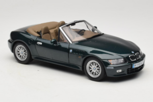 BMW Z3 Roadster 2.8 Verde Escuro Edição Concessionário UT Models 1:18 80439411713 Metal - imagem 6 de 8