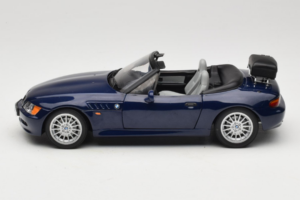 BMW Z3 Roadster Azul Edição Concessionário UT Models 1:18 80439422186 Metal - imagem 4 de 8