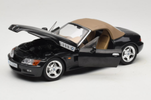 BMW Z3 Roadster Verde Edição Concessionário UT Models 1:18 80439411711 Metal - imagem 2 de 8