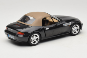 BMW Z3 Roadster Verde Edição Concessionário UT Models 1:18 80439411711 Metal - imagem 3 de 8