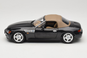 BMW Z3 Roadster Verde Edição Concessionário UT Models 1:18 80439411711 Metal - imagem 4 de 8