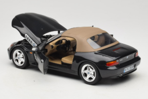 BMW Z3 Roadster Verde Edição Concessionário UT Models 1:18 80439411711 Metal - imagem 5 de 8