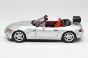 BMW Z3 Roadster Com Porta-Bagagens Prata UT Models 1:18 20407 Metal - imagem 4 de 8