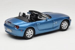 BMW Z4 E85 Azul Metallic Motormax 1:18 73144 Metal - imagem 3 de 8