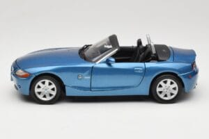BMW Z4 E85 Azul Metallic Motormax 1:18 73144 Metal - imagem 4 de 8
