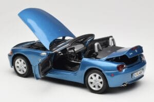 BMW Z4 E85 Azul Metallic Motormax 1:18 73144 Metal - imagem 5 de 8