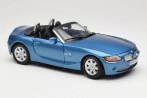 BMW Z4 E85 Azul Metallic Motormax 1:18 73144 Metal - imagem 6 de 8