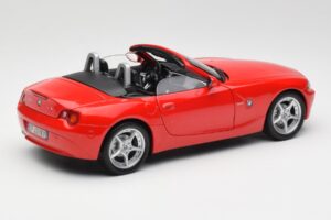 BMW Z4 E85 Roadster Vermelho Bburago 1:18 34046 Metal - imagem 3 de 8