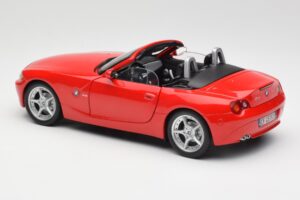 BMW Z4 E85 Roadster Vermelho Bburago 1:18 34046 Metal - imagem 7 de 8