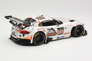 BMW Z4 E89 GT3 #888 Triple Eight Racing L. Mowle / J. Ratcliffe 24 Hours of Spa 2015 Minichamps 1:18 151152388 Metal - imagem 2 de 6