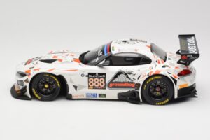 BMW Z4 E89 GT3 #888 Triple Eight Racing L. Mowle / J. Ratcliffe 24 Hours of Spa 2015 Minichamps 1:18 151152388 Metal - imagem 3 de 6