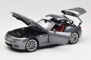 BMW Z4 E89 sDrive 35i Space Grey Metallic Kyosho 1:18 80432147085 Metal - imagem 2 de 8