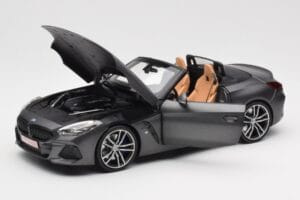 BMW Z4 G29 Cinzento Metallic Norev 1:18 183270 Metal - imagem 2 de 8