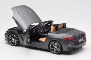 BMW Z4 G29 Cinzento Metallic Norev 1:18 183270 Metal - imagem 5 de 8