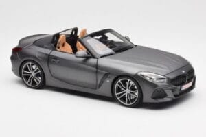BMW Z4 G29 Cinzento Metallic Norev 1:18 183270 Metal - imagem 6 de 8