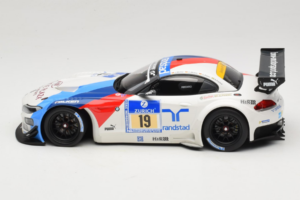 BMW Z4 GT3 #19 Team Schubert J. Muller / D. Muller ADAC 24 Hours Nurburgring 2013 Minichamps 1:18 151132319 Metal - imagem 3 de 6